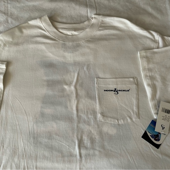 Blue and Green Pelican Tee - Picture 5 of 6